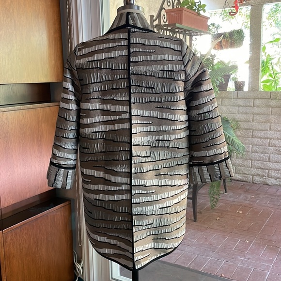 Worn only once, like new condition. Non smoking, and no pet environment. - Picture 2 of 2